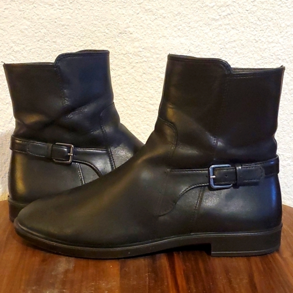 Ecco| Black Supple Smooth Leather Booties Boots Side Zip Low Heel   Sz.6